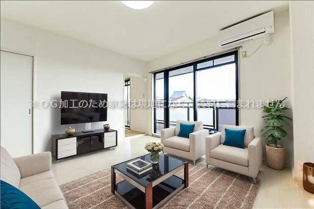 居室・リビング　※ＣＧ加工のため家具は現地になく、賃料に含まれません。