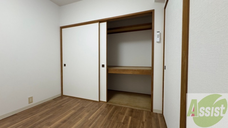 収納　寝室の収納です。部屋がすっきり片付きます。