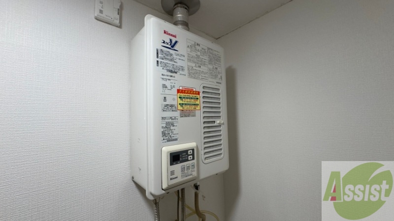 その他設備　給湯器は簡単操作で温度調整ができますよ。