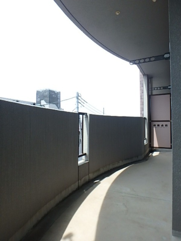 バルコニー　図面と現状に相違がある場合には現状を優先