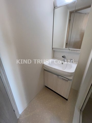 洗面設備　コンパクトで使いやすい洗面所