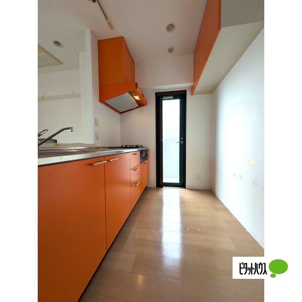 キッチン　同タイプの写真です。