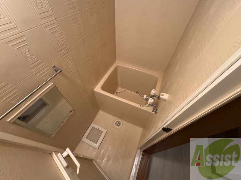 バス・シャワールーム　お風呂になります。一日の疲れを癒してくださいね。