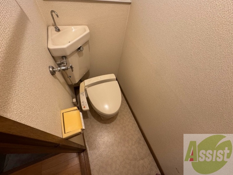 トイレ　トイレです。ウォシュレット付を探している方、おすすめです。