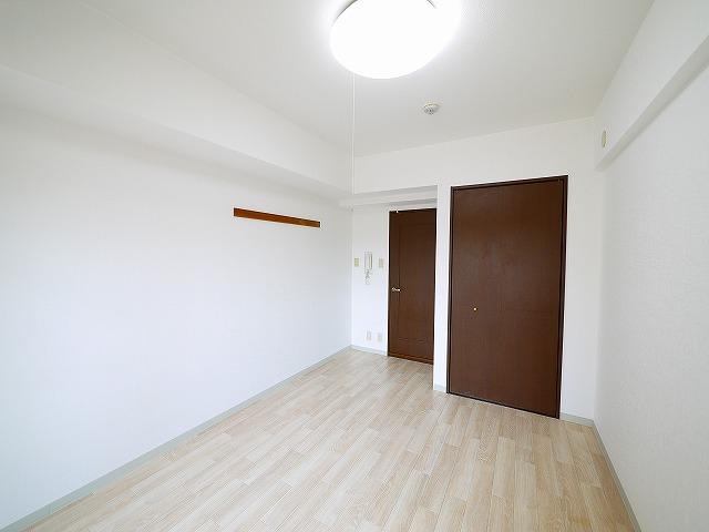 その他部屋・スペース　広くて明るい寝室