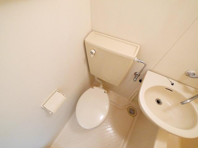トイレ　コンパクトで使いやすいトイレです