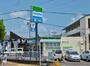 コンビニ　ファミリーマート羽曳野市役所前店（コンビニ）まで726m