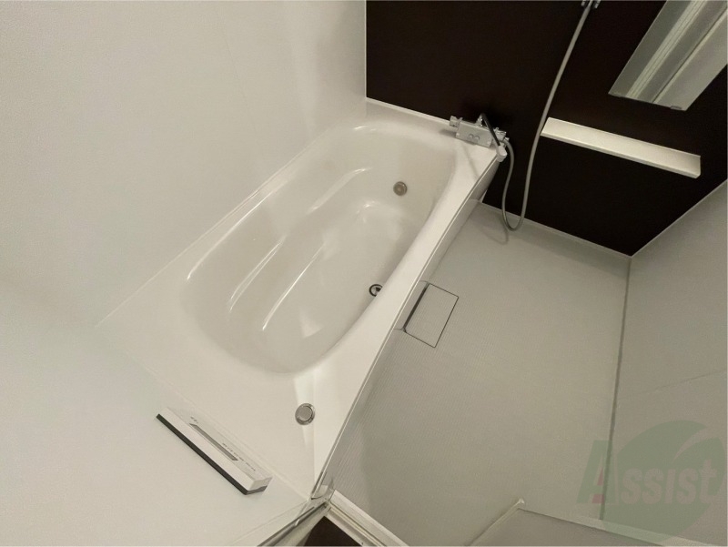 バス・シャワールーム　お風呂になります。一日の疲れを癒してくださいね。