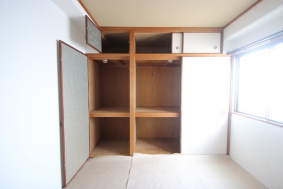 収納　※別部屋の写真です