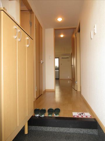 玄関　玄関も広め