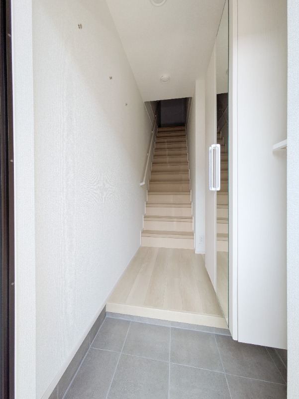 玄関　図面と現状に相違がある場合には現状を優先