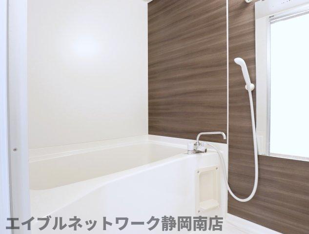 バス・シャワールーム　日々の疲れを癒すお風呂付です
