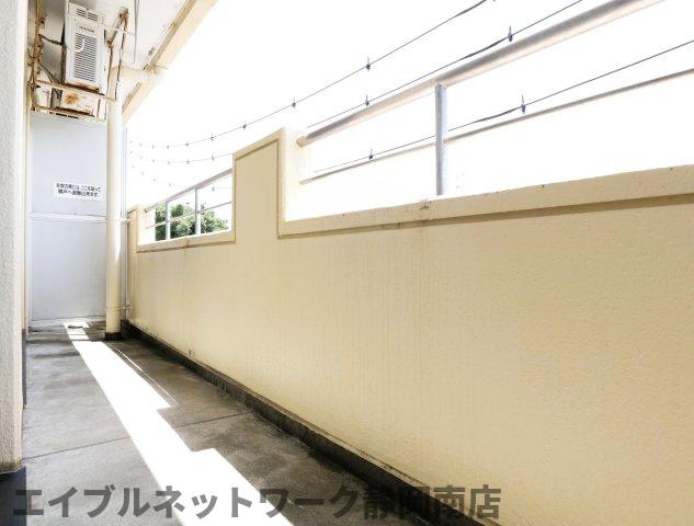 バルコニー　開放的で明るい空間を演出してくれるバルコニーです