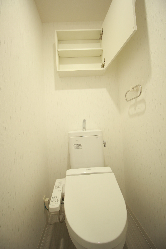 トイレ　ウォシュレット付のトイレです。