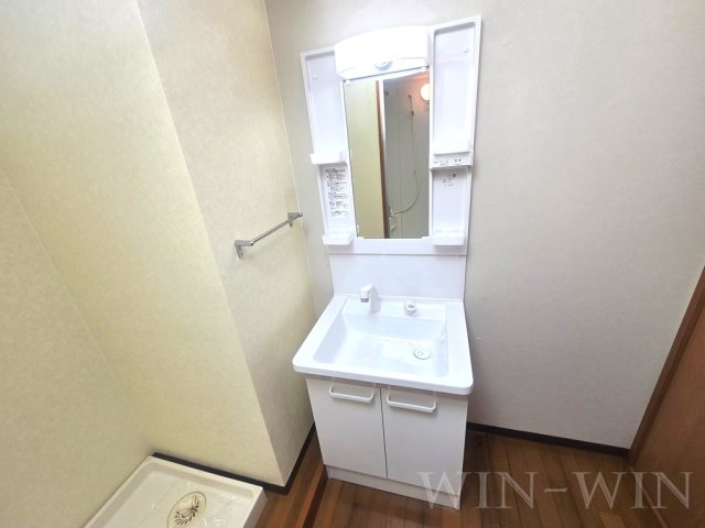 洗面設備　イメージ（同建物内別部屋の写真です）