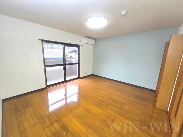 居室・リビング　イメージ（同建物内別部屋の写真です）