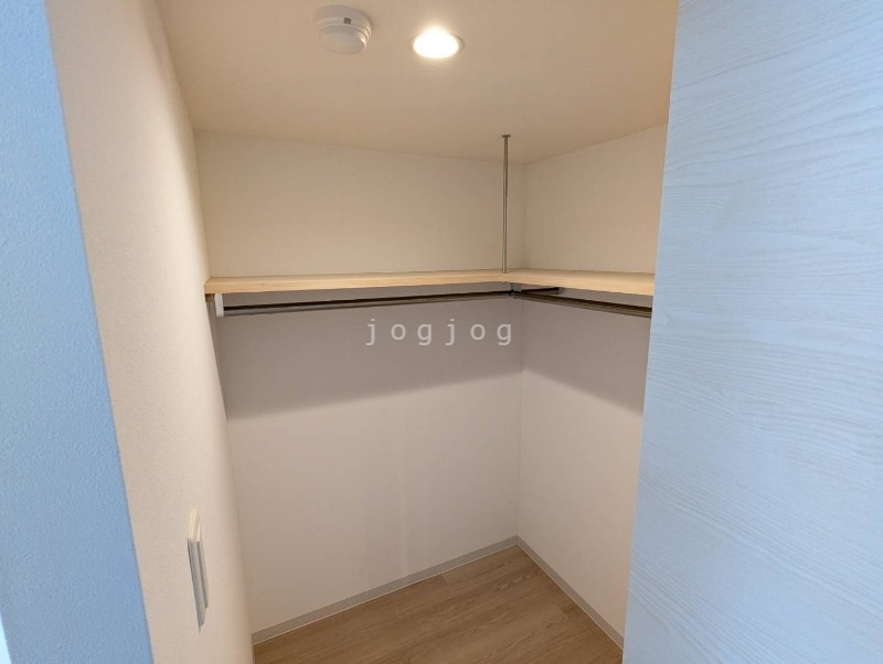 収納　寝室のウォークインクロゼット