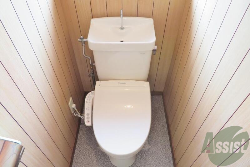 トイレ　トイレはウォッシュレット付きになっていますよ。