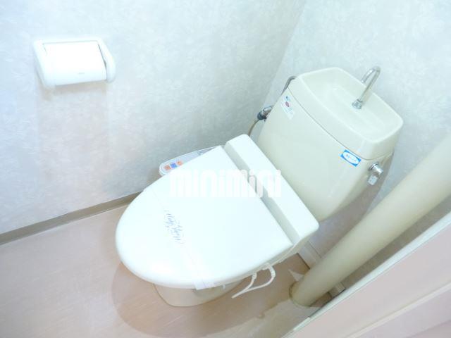 トイレ　温水洗浄便座があっていいですね。