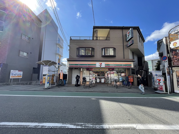 コンビニ　セブンイレブン（コンビニ）まで150m
