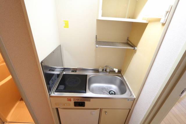 キッチン　１０３号室の写真です。