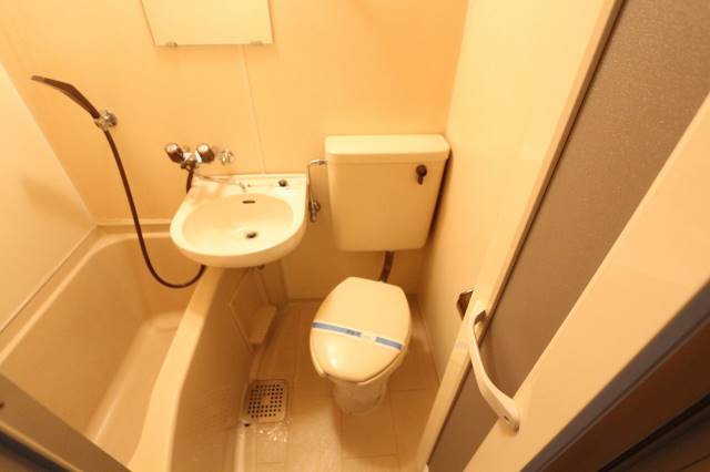 トイレ　１０３号室の写真です。