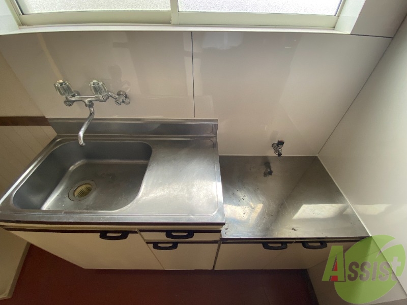 キッチン　キッチンは調理スペースもあり、料理もしやすいですね。