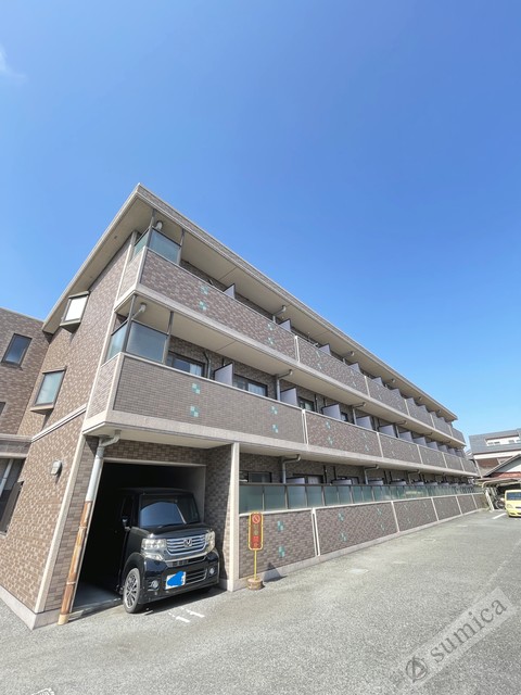 建物外観　鉄筋コンクリート造・ガッチリとした建物です♪