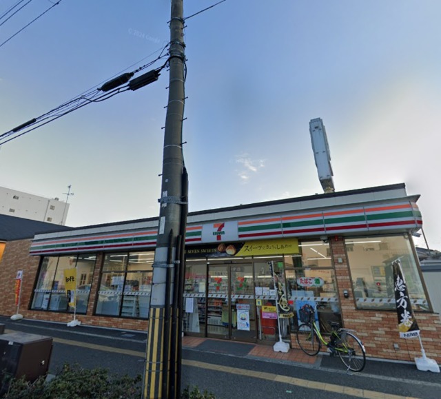 コンビニ　セブンイレブン八尾南本町1丁目店（コンビニ）まで201m