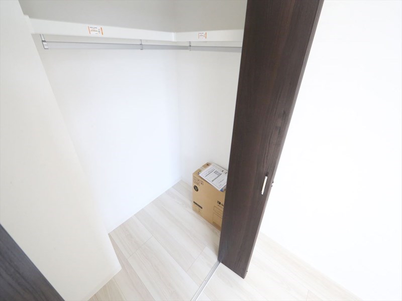 収納　ウォークインクローゼット（収納充実してます）