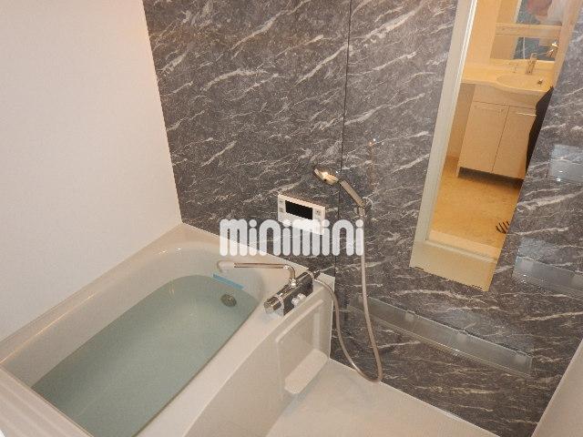 バス・シャワールーム　追い焚きバス、浴室乾燥機