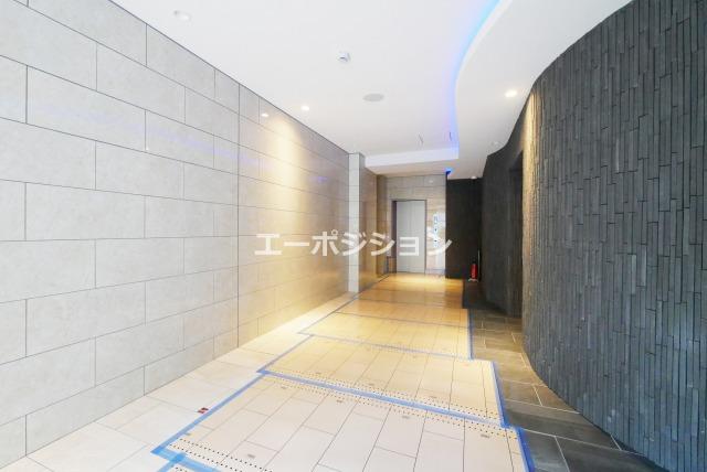 エントランス　セレニテ難波ミラク参番館