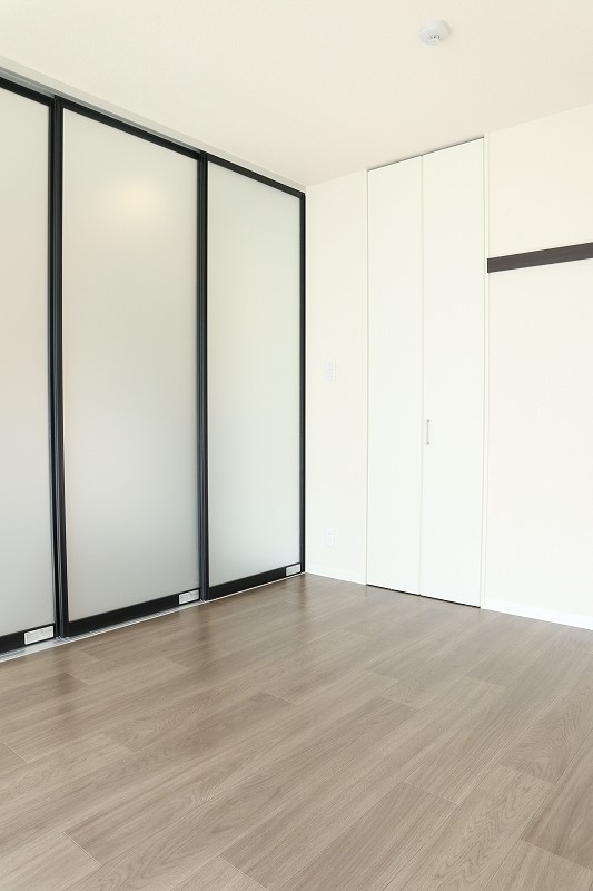 その他部屋・スペース　ウォークインクローゼットのある洋室6.5帖のお部屋です！お洋