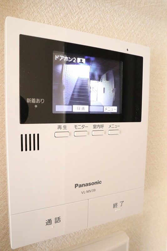 セキュリティ　防犯対策に有効なカメラ付きインターホン！録画機能が付いている