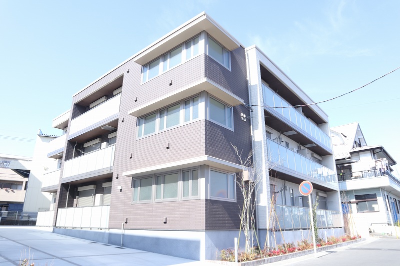 建物外観　積水ハウス施工の賃貸住宅シャーメゾン♪横浜線「鴨居」駅より徒