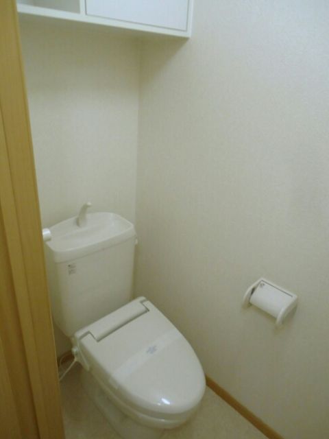 ホワイトルームカワイIのトイレ写真