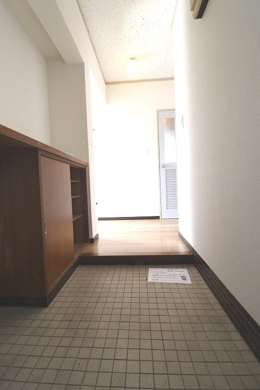 玄関　写真は別のお部屋のものになります。