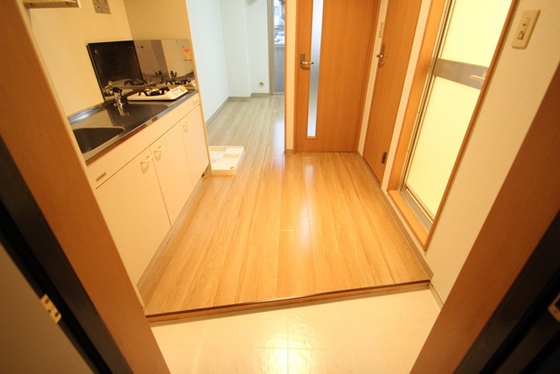 玄関　※別号室の写真です