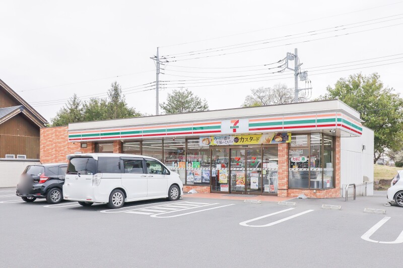 コンビニ　セブン-イレブン 伊勢崎田中島店（コンビニ）まで555m