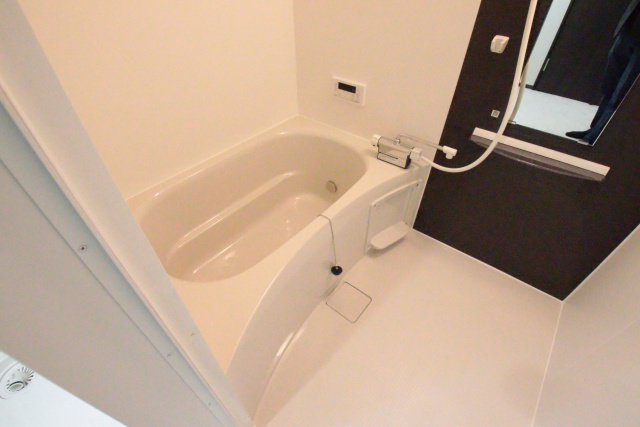 バス・シャワールーム　※同建物別部屋写真となります。