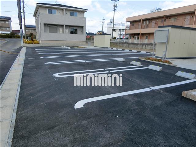 駐車場　敷地内駐車場完備。