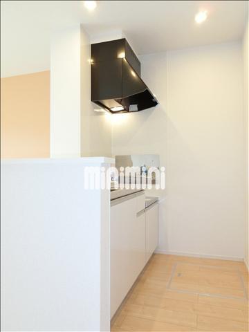 キッチン　充分な調理スペースのあるカウンターキッチン。