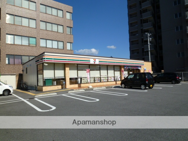コンビニ　セブンイレブン（コンビニ）まで465m