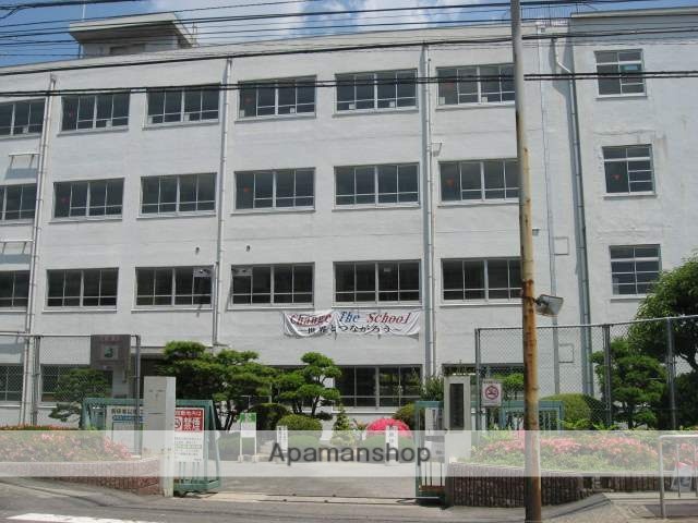 中学校　高槻市立第四中学校（中学校）まで502m