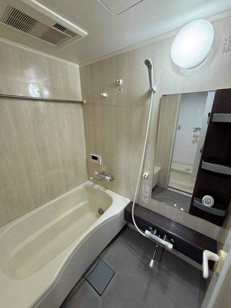 バス・シャワールーム　浴室乾燥機付き