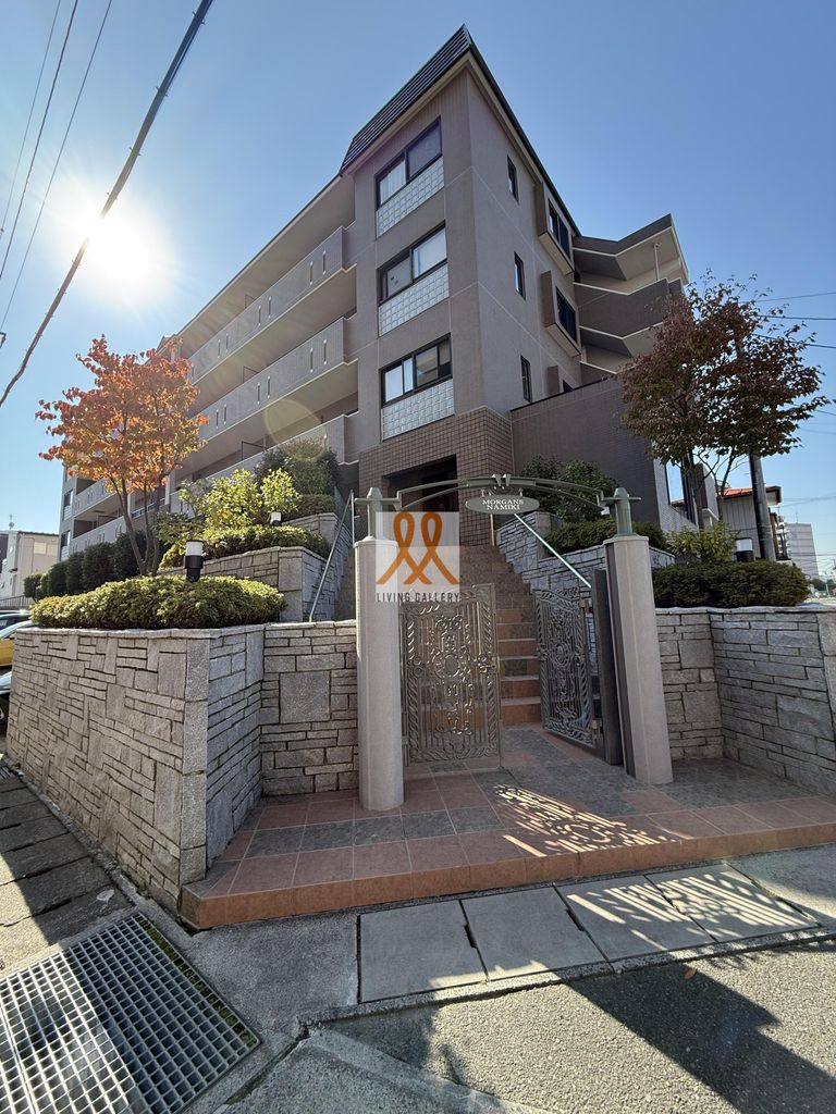 建物外観　2001年3月築　RC造　4階建て