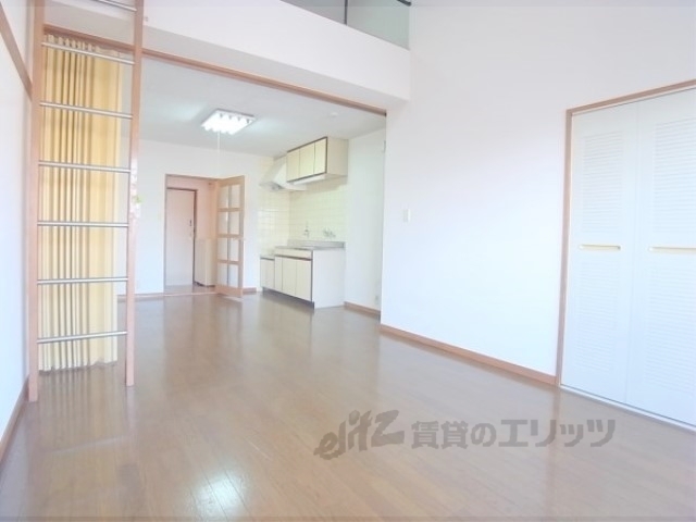 居室・リビング　広々とした空間です。