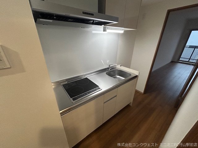 キッチン　※1階の室内写真のため、ご参考ください。