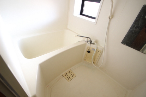 バス・シャワールーム　※別部屋の写真です