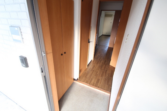 玄関　※別部屋の写真です